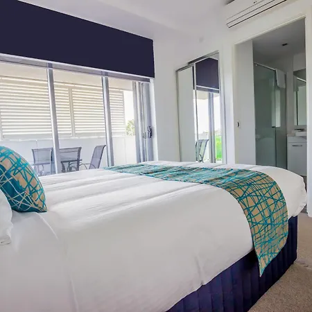 Eastwood Aparthotel 5*