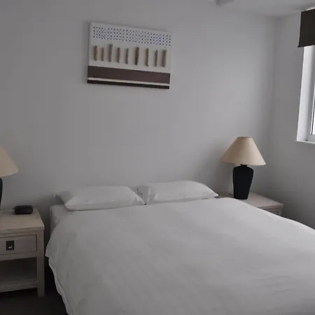 Aparthotel Goldsborough Place 4*