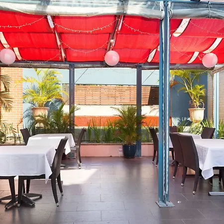 Ramada By Wyndham Windsor 4*