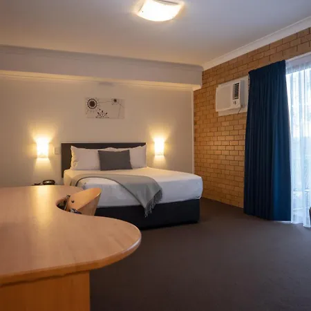 Airport Admiralty Motel