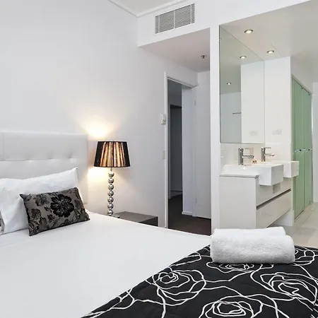 Aparthotel Mantra On The Quay 4*