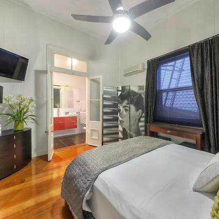 One Thornbury Bed & Breakfast Brisbane