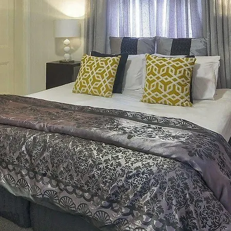 One Thornbury Bed & Breakfast Brisbane