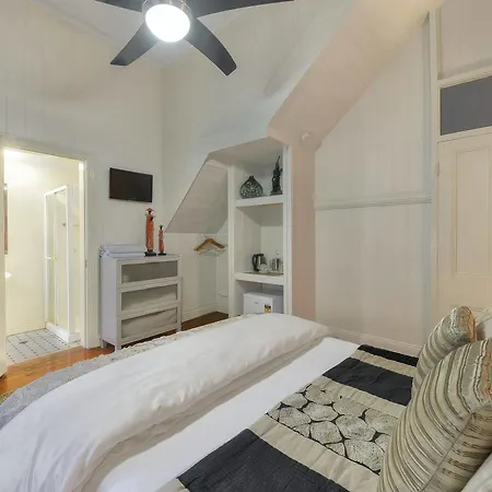 One Thornbury Bed & Breakfast