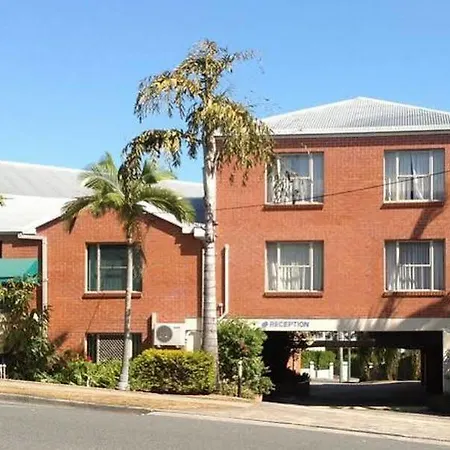 Greenslopes Motor 3*