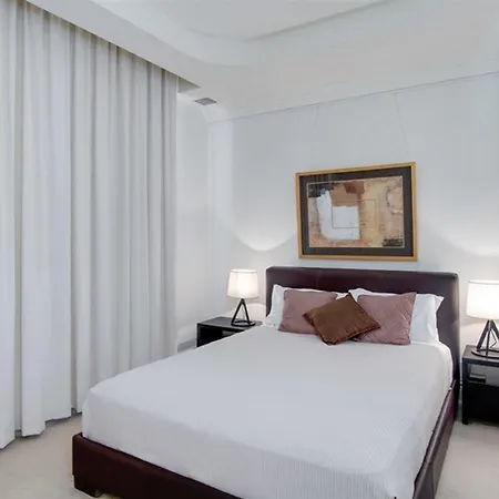 Macarthur Chambers Aparthotel