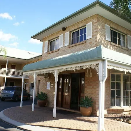 Coopers Colonial Motel 4*