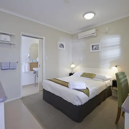 Aparthotel Street 3*