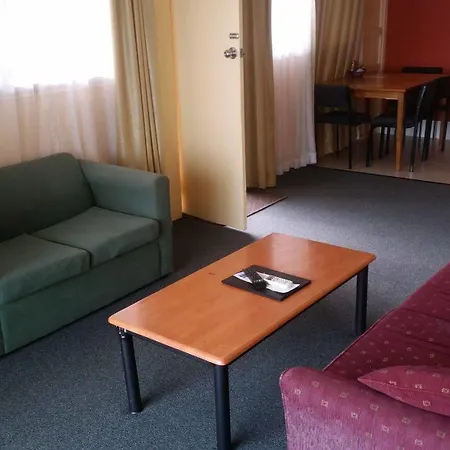 Annerley Motor 4*