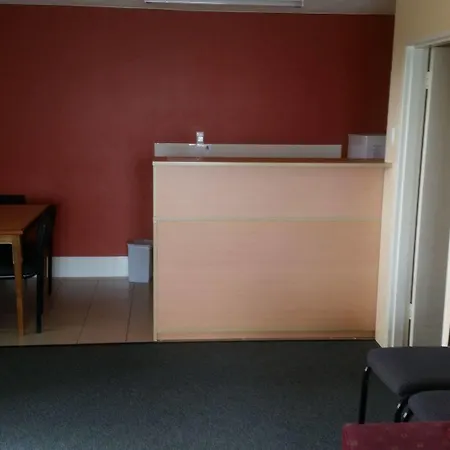Annerley Motor 4*