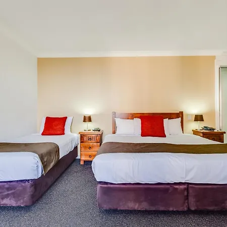 Hillcrest 4*