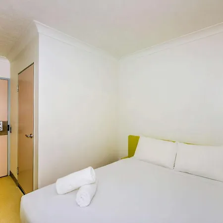Ibis Budget Airport 3*