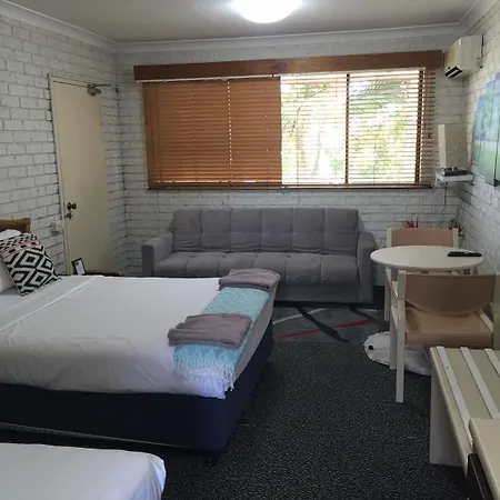 Holland Park 3*