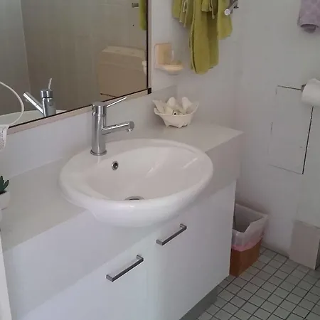 Holland Park Motel 3*