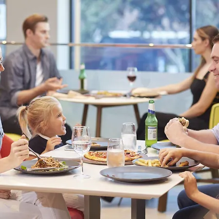 Hotel Holiday Inn Express Brisbane Central By Ihg