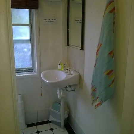Aussie Way Lodge Hostel