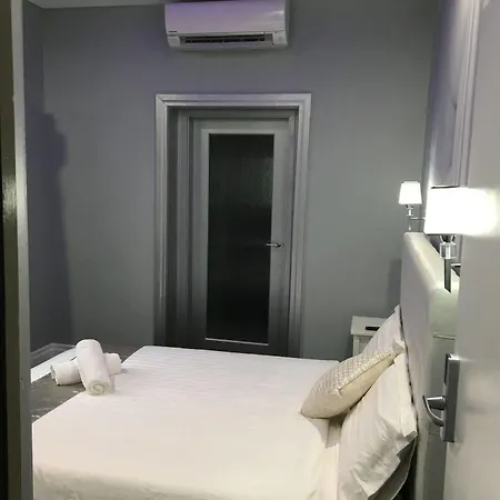 Amelia Boutique 4*