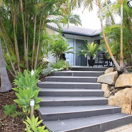 Bed & Breakfast Paperbark