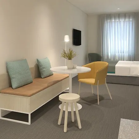 Aparthotel Quest Eight Mile Plains 5*