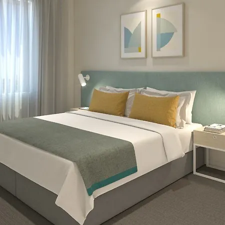 Quest Eight Mile Plains Aparthotel 5*