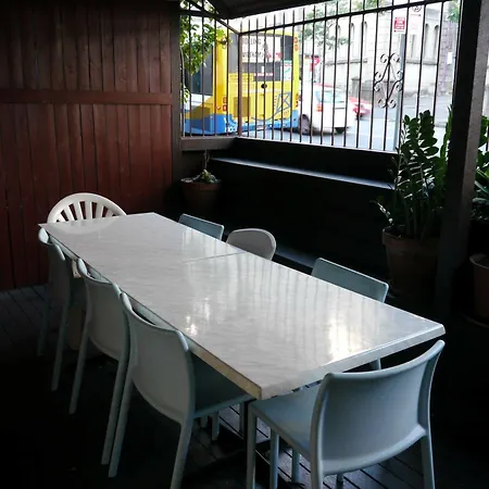 Acacia Inner City 3*