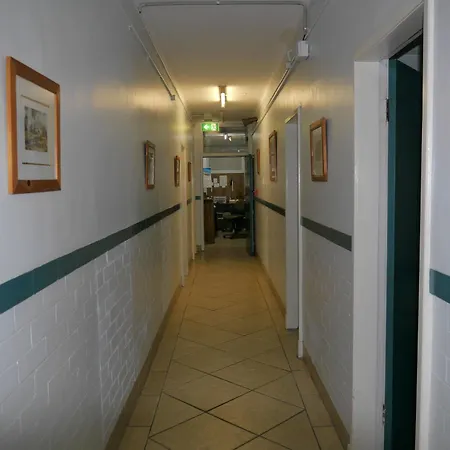 Acacia Inner City Bed & Breakfast 3*