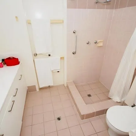 Isla House Greenslopes 3*