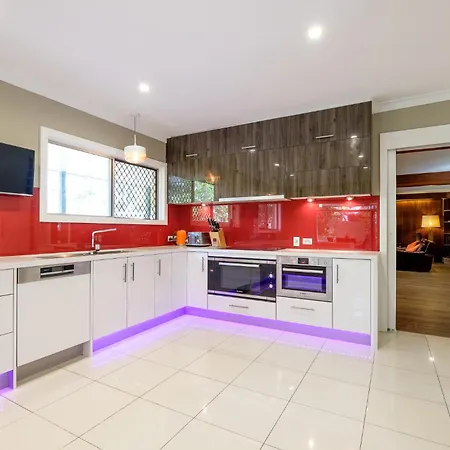 Spacious Hideaway Retreat, Brookfield, *