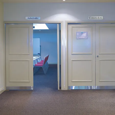 Adina Aparthotel 4*