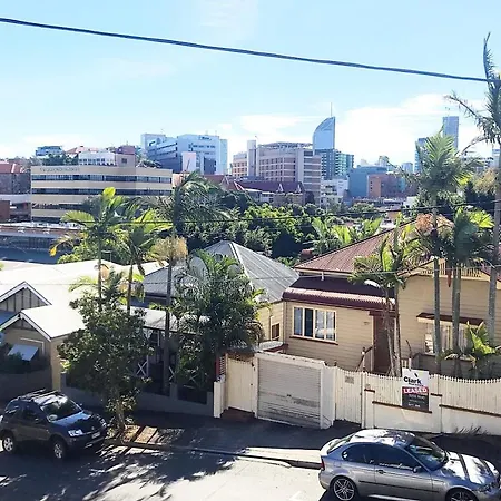 Holiday home 4 Bedroom House - Walk To Southbank Brisbane