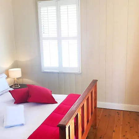 4 Bedroom House - Walk To Southbank Holiday home