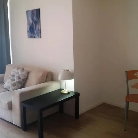 Milton Aparthotel 4*