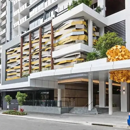 South Bank Beautiful River View Tower Apartment