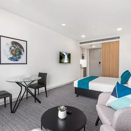 Essence Taringa Aparthotel