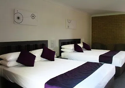 Airport Admiralty Motel
