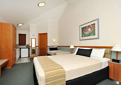 Comfort & Northgate Airport Inn