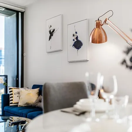 Lucid South Apartment *