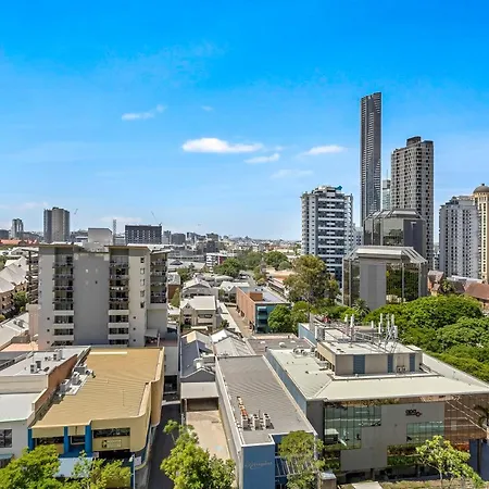 Quattro On Astor By Restt Aparthotel Brisbane
