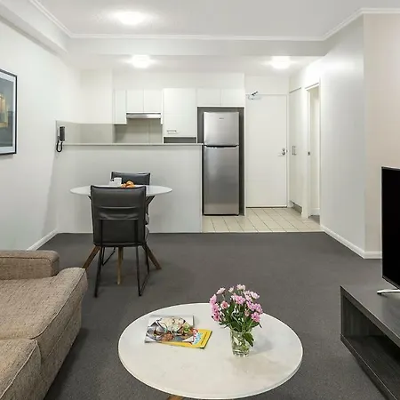Oaks On Margaret Aparthotel 4*