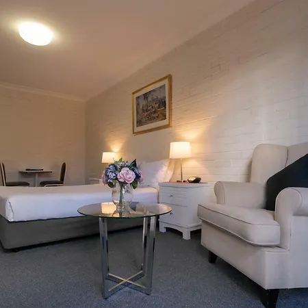 Motel Benson Court 4*