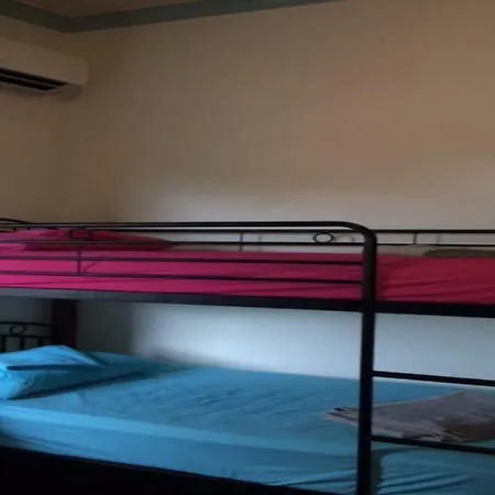Aussie Way Lodge Hostel