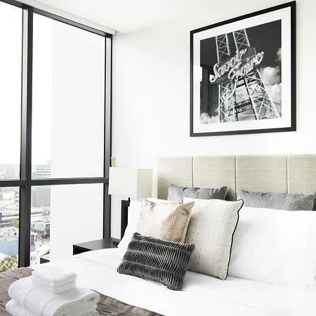 Hearty Milton Apartment