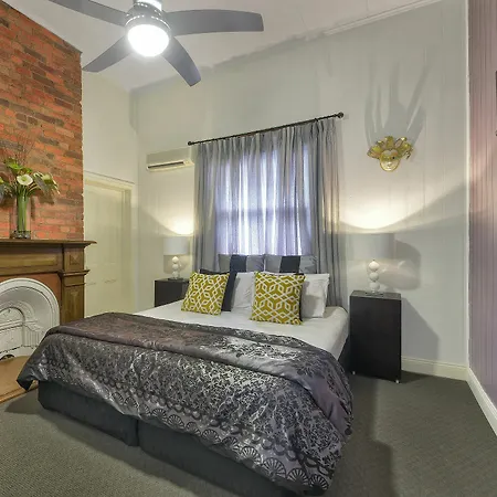 Bed & Breakfast One Thornbury 4*