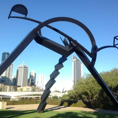 Hostel Wesley Taylor Art Paint & Plus Tour Brisbane