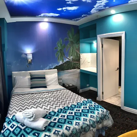 Amelia Boutique 4*