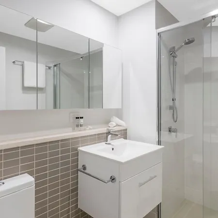 Oaks Woolloongabba