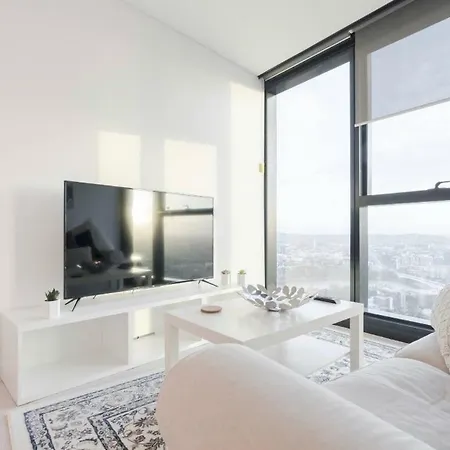 Lvl 50 Skytower Fabulous Views Cbd Wifi Carpark By Stylish Apartment Brisbane