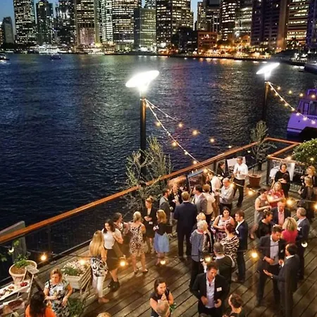 Amazing River View - 3 Bedroom - Cbd - Netflix - Fast Wifi - Carpark Apartment *
