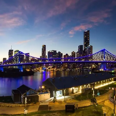 Apartment Amazing River View - 3 Bedroom - Cbd - Netflix - Fast Wifi - Carpark Brisbane