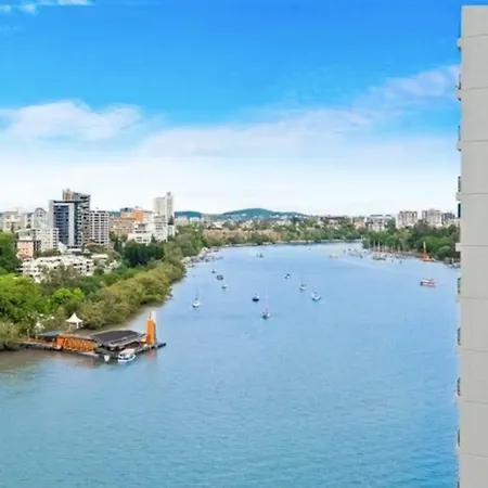 Amazing River View - 3 Bedroom - Cbd - Netflix - Fast Wifi - Carpark *